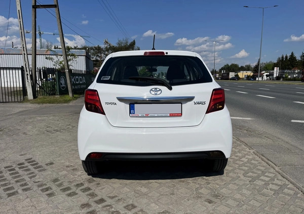 Toyota Yaris cena 43900 przebieg: 118000, rok produkcji 2015 z Reda małe 172